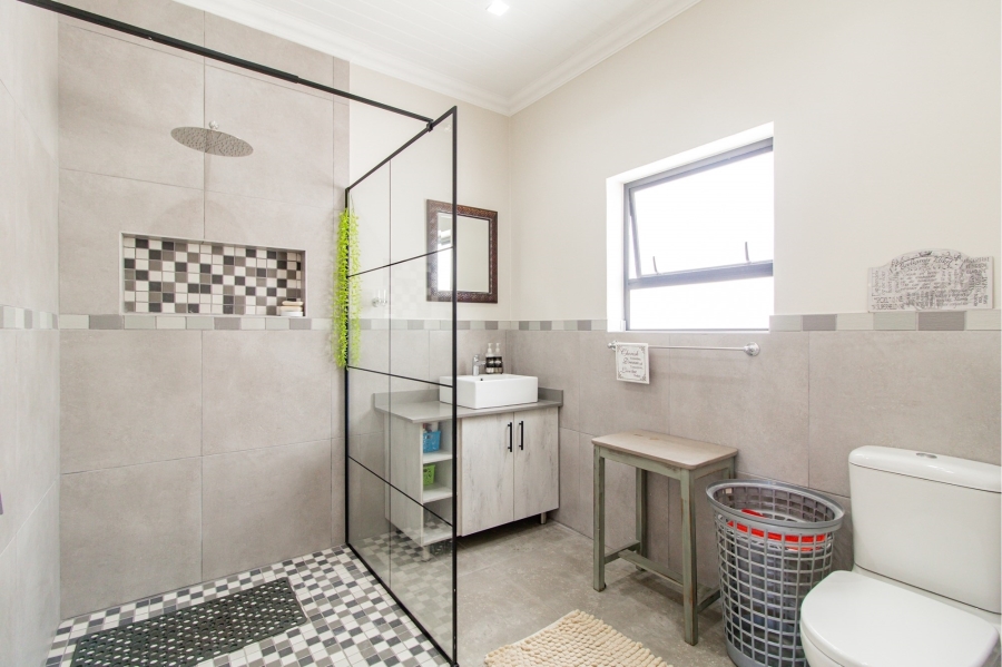 5 Bedroom Property for Sale in Da Gama Bay Western Cape
